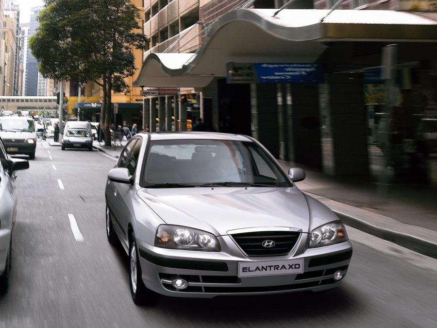  Hyundai Elantra Sedan 2003 года  (фото 9 из 15)